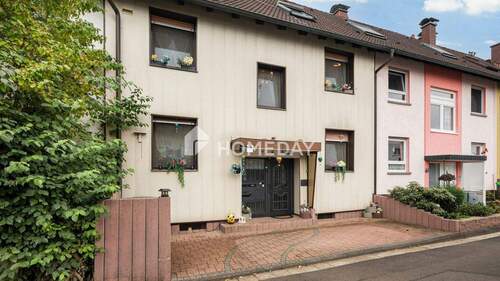 Außenansicht 1 - Zweifamilienhaus mit 210 m² Wohnfläche, Wintergärten, Loggia und gepflegtem Gartenparadies