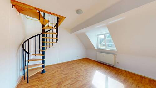 WOHNZIMMER - ALTSTADTFLAIR MIT AUSBLICK - MAISONETTE ÜBER DEN DÄCHERN DÜSSELDORFS