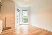 Schlafzimmer 2 - 3 Zimmer Etagenwohnung zum Kaufen in Bielefeld
