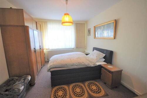 EG: Schlafzimmer - 