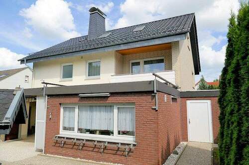 Südwest - 8 Zimmer Mehrfamilienhaus, Wohnhaus in Enger