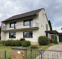 Einziehen und Wohlfühlen - gepflegtes Einfamilienhaus mit großem Gartengrundstück in idyllischer Lage von Kalletal - Kalletal-Langenholzhausen Einziehen und Wohlfühlen - gepflegtes Einfamilienhaus mit großem Gartengrundstück in idyllischer Lage von Kalletal - Kalletal-Langenholzhausen