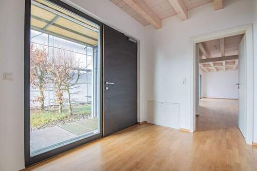 Eingang - 9 Zimmer Einfamilienhaus in Klettgau