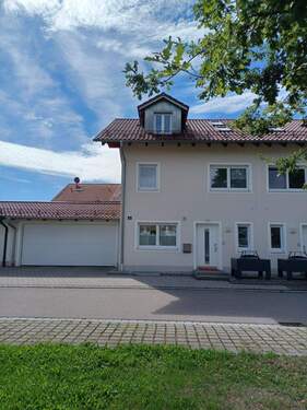Ansicht Nordseite - Nähe Münchner Flughafen, sehr schöne Doppelhaushälfte