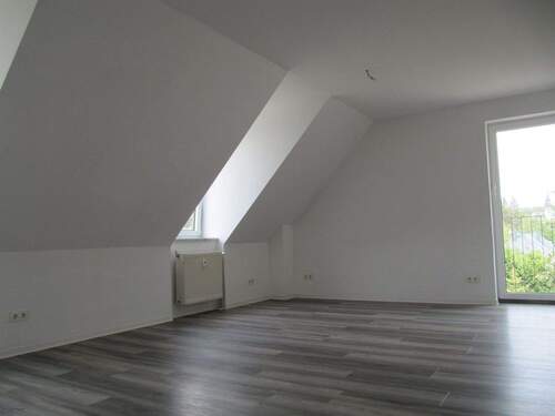 Wohnzimmer Bild 2 - 2 Zimmer Etagenwohnung zur Miete in Muldenhammer