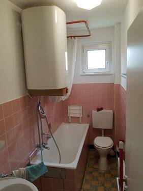 EG rechts Badezimmer - 