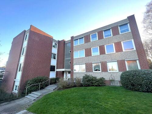 100.JPEG - Provisionsfrei! Modernisierte, helle Wohnung mit fünf Zimmern und großem Balkon (Erbbau)