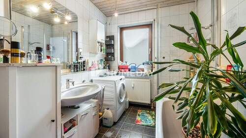 1. OG Badezimmer 2 - 