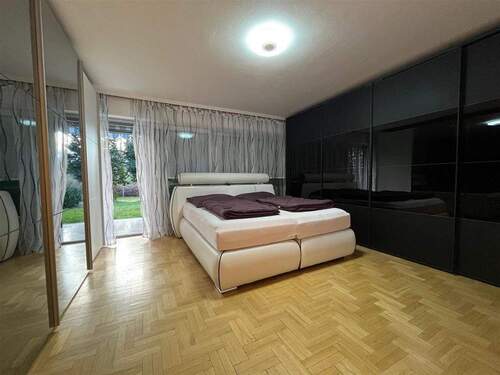 Schlafzimmer mit Terrasse - 2 Zimmer Terrassenwohnung in Düsseldorf