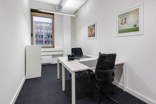 Kleinen Büro 4.jpg - Privater Büroraum ganz auf Ihre individuellen Unternehmensbedürfnisse angepasst in Regus Perlach