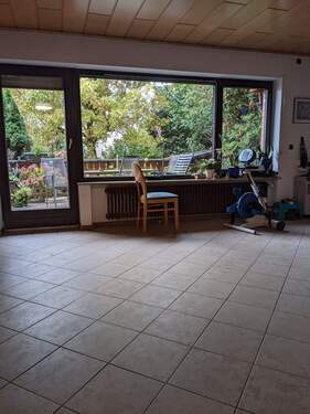 platzbietender Wohnbereich - 4 Zimmer Reihenmittelhaus zum Kaufen in Aschaffenburg