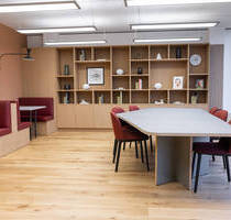 Unbegrenzter Zugang zu Arbeitsplätzen in Regus THE SQUAIRE Conference Center - Frankfurt am Main Flughafen