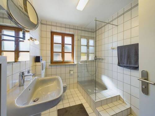 Badezimmer im Obergeschoss - 