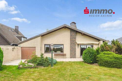 Bild 1 - Freistehender Bungalow mit Garage und traumhaftem Fernblick