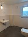 Bad mit Dusche, WC u. Waschmaschinen-Anschl..jpg - 3 Zimmer Etagenwohnung zur Miete in Bad Bocklet