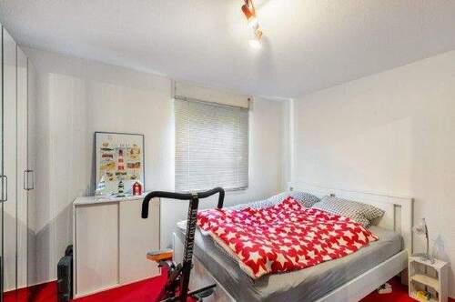 Schlafzimmer.jpg - Etagenwohnung mit 42,00 m&sup2; in Stuttgart zum Kaufen