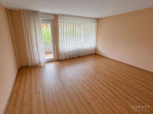Wohnzimmer - Charmante 2-Zimmer-Wohnung am Stadtrand