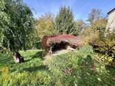 Geschützter Sitzbereich im Garten - 