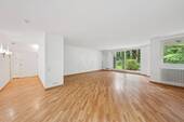 Flur und Wohnzimmer - 
