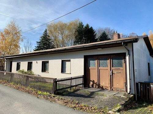 Hausansicht - Einfamilienhaus zum weiteren Ausbau !