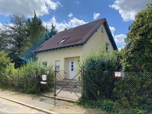 Nordansicht - neuwertiges EFH in bevorzugter Lage !