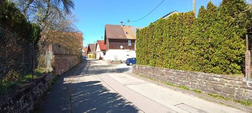 Hintere Dorfstraße Richtung Ortsmitte - 