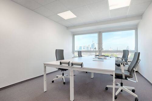 Büroraum 4 Arbeitsplätze & Skylineview - Büro zur Miete in Frankfurt am Main