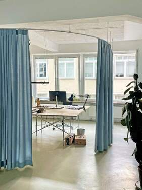 Abgegrenzter Bereich zur Vermietung - Ruhiges, helles CoWorking zentral in München - All-in-Miete