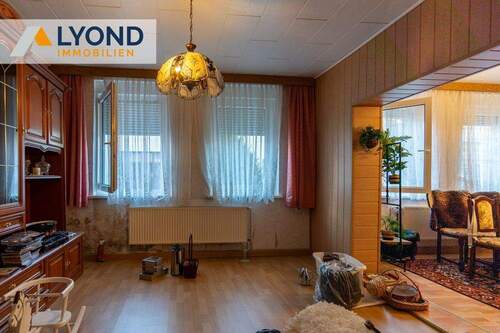 Wohnzimmer - 7 Zimmer Einfamilienhaus in Holzweißig