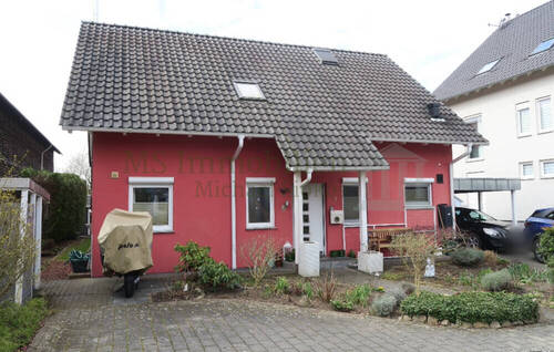 Hausansicht 1 - 6 Zimmer Einfamilienhaus zum Kaufen in Lampertheim / Hüttenfeld