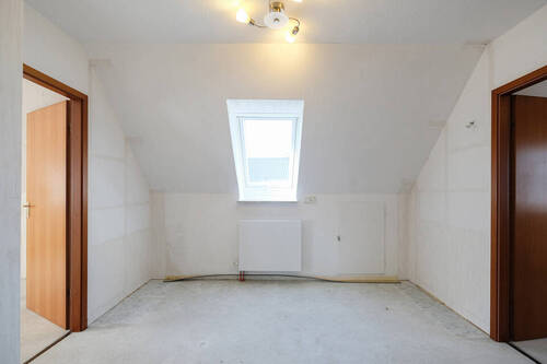 Langenfeld - Meisentalstr 3a - Flur DG 2 - 