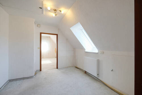 Langenfeld - Meisentalstr 3a - Flur DG 3 - 