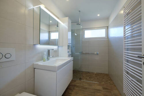 Langenfeld - Meisentalstr 3a - Bad EG 1 - 