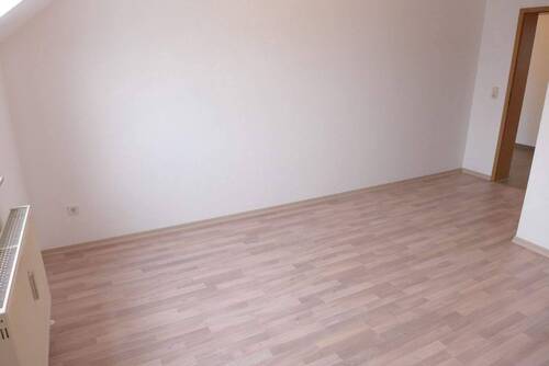 50b_Platz für Kleiderschrank.JPG - 