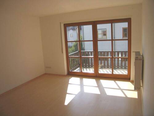 20b_auf der Sonnenseite.JPG - 3 Zimmer Etagenwohnung in Leuna