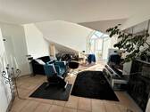 Wohnzimmer mit Blick zum Balkon - Etagenwohnung mit 65,00 m² in Eltville zum Kaufen