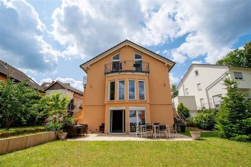 Ansicht Garten - Einfamilienhaus mit 209,00 m² in Kelkheim (Taunus) zum Kaufen