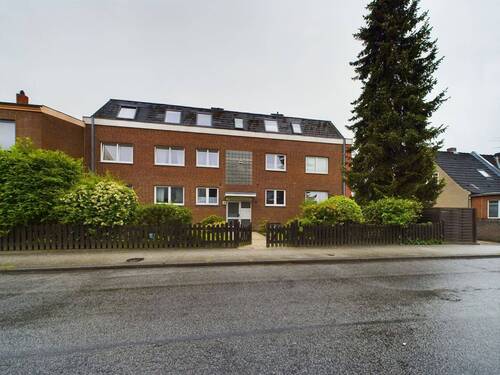 Straßenansicht1 - 3 Zimmer Etagenwohnung zum Kaufen in Lübeck
