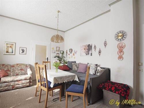 Wohnzimmer mit viel Licht - 9 Zimmer Mehrfamilienhaus, Wohnhaus in Hainichen