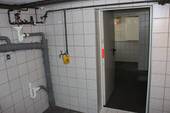 Waschküche Durchgang zur Treppe - 