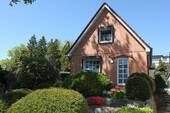 Haus Frontseite - Einfamilienhaus Schmiedestr. 8 in Geesthacht - Ein Angebot von IVD-HAUSVERWALTUNG GERD VON DER HEIDE Immobilien GmbH.