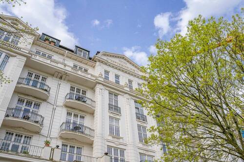 Außenansicht - Hofweg Palais - Altbau ETW im Erdgeschoss mit sonnigem Garten und Terrasse