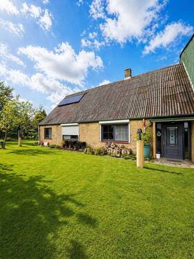 Außenansicht - Resthof mit traumhaften Blick auf die Eider und großem Potential