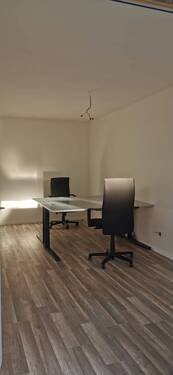 Bild 1 - Offener Arbeitsplatz 1: klimatisiertes Büro mit Innenhof, WLAN & Küche