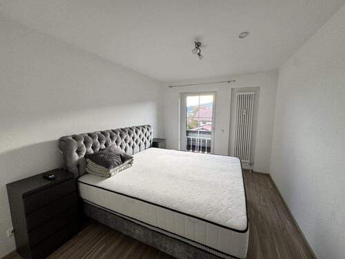 Schlafzimmer - 4 Zimmer Etagenwohnung zum Kaufen in Wertach