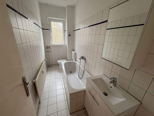 Badezimmer - Etagenwohnung mit 55,50 m&sup2; in Berlin zum Kaufen