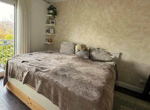 2. Zimmer im 1.OG (mit großer Ankleide) - 
