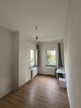 Zimmer 1 - Etagenwohnung mit 101,00 m&sup2; in Koblenz zur Miete