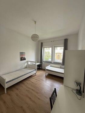 Zimmer 2 - 