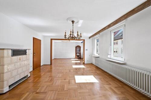 1. Stock Wohnzimmer - PROVISIONSFREI - Großes Haus mit Platz für die ganze Familie, inkl. Laden- bzw. Bürofläche